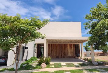 Casa en fraccionamiento en  El Cielo Parque Residencial, Avenida Sábalo Cerritos, El Cielo Parque Residencial, Mazatlán, Sinaloa, México