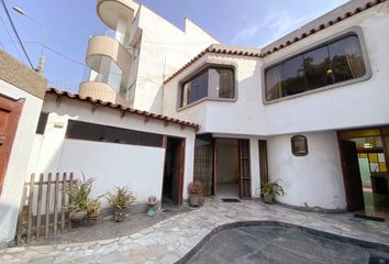 Casa en  Alameda Del Corregidor 1760, La Molina, Perú