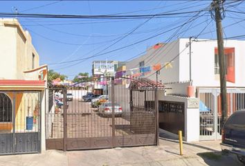 Casa en  Villas Del Nilo, Calle Cipriano Campos Alatorre, Guadalajara, Jalisco, México