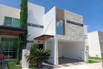 Casa en condominio en  Hacienda Juriquilla Santa Fe, Santiago De Querétaro, Querétaro, México