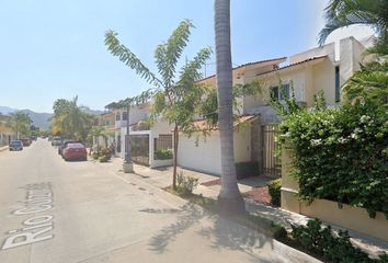 Casa en  Avenida Fluvial Vallarta, 48312 Puerto Vallarta, Jal., México