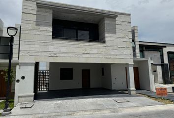 Casa en  Paseo La Escondida, Torrecillas, Saltillo, Coahuila De Zaragoza, 25298, Mex