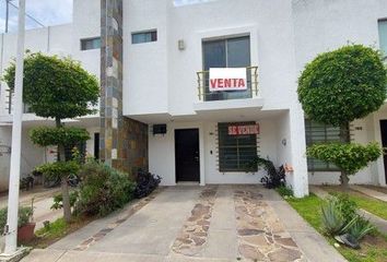 Casa en condominio en  Calle Comonfort 1500, Santa María Tequepexpan, San Pedro Tlaquepaque, Jalisco, México