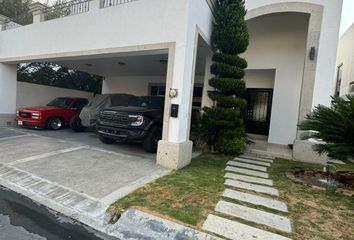 Casa en fraccionamiento en  El Uro, Monterrey, Nuevo León, México