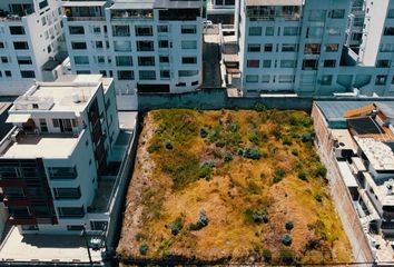 Terreno Comercial en  Calle 7, Quito, Ecuador