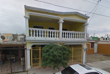 Casa en  Av Manuel Gameros, Fonapo, Delicias, Chihuahua, México