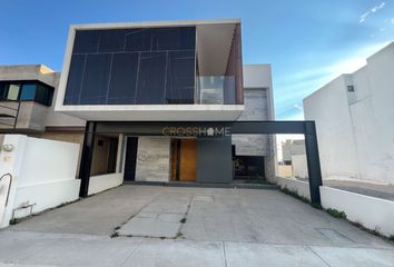 Casa en  Altozano El Nuevo Querétaro, Municipio De Querétaro