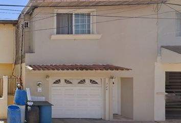 Casa en  Versalles, Villa Del Real 1ra Sección, Ensenada, Baja California, México