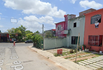 Casa en fraccionamiento en  Cto. Hacienda De Chimalapa Sm 200, Hacienda Real Del Caribe, 77539 Cancún, Q.r., México