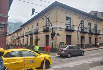 Casa en  Coliseo Julio César Hidalgo, Avenida Pichincha, Quito, Ecuador