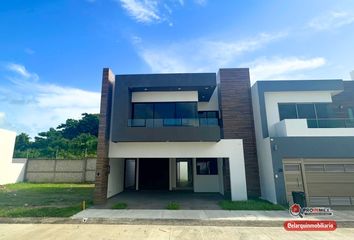 Casa en fraccionamiento en  Lomas Del Dorado, Sm Km 9, Boca Del Río, Veracruz, México