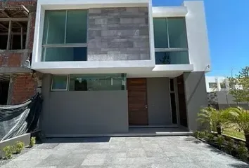 Casa en fraccionamiento en  El Olivar Altozano, Jesús Del Monte, Michoacán, México