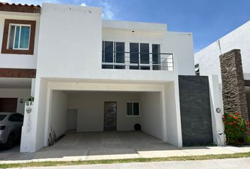 Casa en fraccionamiento en  El Monte, Salamanca, Guanajuato, México