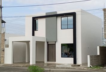 Casa en  Avenida Jose Maria Urbina, Portoviejo, Ecuador