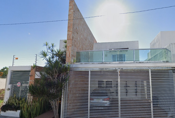 Casa en  Calle 18c, Colonia Altabrisa, Mérida, Yucatán, México