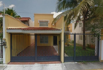 Casa en  Privada Cráter 13, Sm 15, Cancún, Quintana Roo, México