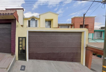 Casa en  Av. 37 Sur, Urias, Tijuana, Baja California, México