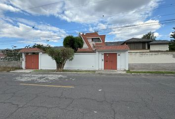 Casa en  La Pampa, Pomasqui, Quito