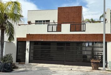 Casa en fraccionamiento en  Galena 423, Residencial Puerta De Hierro, Monterrey, Nuevo León, México