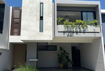 Casa en  Fraccionamiento Lomas De La Rioja, Veracruz, México