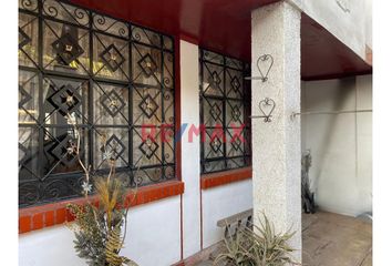 Departamento en  Av. Los Tusilagos Oeste 557, San Juan De Lurigancho, Perú