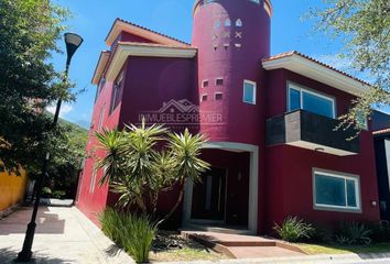 Casa en fraccionamiento en  Rincon De Los Ahuehuetes, Avenida Ahuehuetes, Sin Nombre De Colonia 64, Monterrey, Nuevo León, México