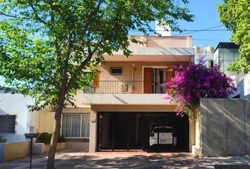 Casa en  Calle Amengual 1290, Godoy Cruz, M5504, Mendoza, Arg