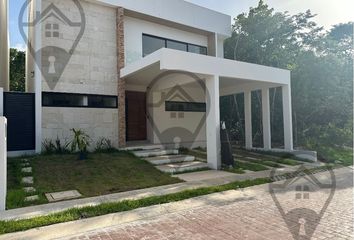 Casa en  Vía Cumbres, Avenida Huayacán, Cancún, Quintana Roo, México