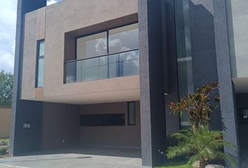 Casa en  Parque Nayarit, Boulevard De Los Volcanes Sur, Puebla De Zaragoza, Puebla, México