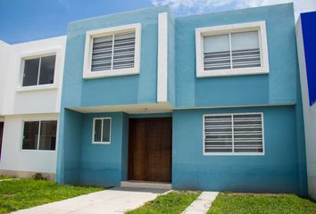 Casa en  Los Chabacanos Conjunto Residencial, Avenida Del Ferrocarril, Del Nuevo Espíritu Santo, Barrio Del Nuevo Espiritu Santo, San Juan Del Río, Querétaro, México