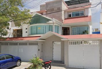 Casa en  Cto. Medicos 86, Mz 020, Cd. Satélite, 53100 Naucalpan De Juárez, Méx., México