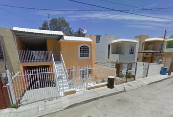 Casa en  Prof. Eduardo Zamora, Magisterial, Ensenada, Baja California, México