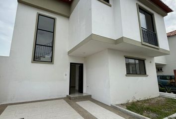 Casa en  Urbanizacion Logare, Ecuador