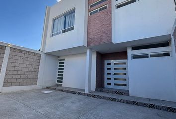 Casa en  Lago Zirahuén 967, Cumbres Del Lago, Juriquilla, Querétaro, México