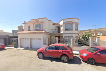 Casa en  Lago Chaira 499, Valle Dorado, Ensenada, Baja California, México