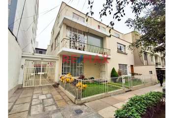 Departamento en  Av. Gral. Trinidad Morán 369, Lince, Perú