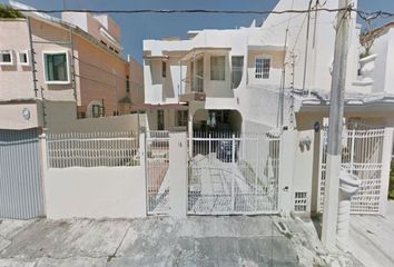 Casa en  Calle Ciprés 16, Sm 43, 77506 Cancún, Quintana Roo, México