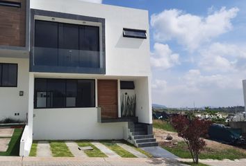 Casa en fraccionamiento en  45646, Tlajomulco De Zúñiga, Jalisco, Mex