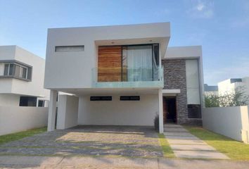 Casa en  Diana Natura Residencial, Pinar De La Venta, Jalisco, México