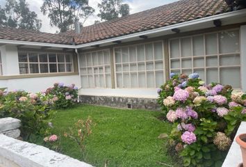 Hacienda-Quinta en  2pgw+h2 Tabacundo, Ecuador