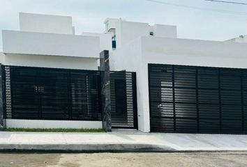 Casa en fraccionamiento en  Avenida Costa De Oro Fracc, Costa De Oro, Veracruz, México