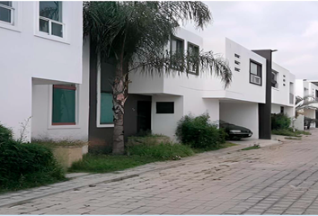 Casa en  Calle Atlaco Oriente, Santiago Momoxpan, Cholula De Rivadavia, Puebla, México