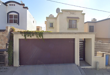 Casa en  Calle Andromeda, Ensenada, Baja California, México