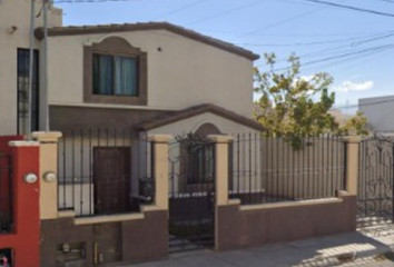 Casa en  Calle Pino, Lourdes, Saltillo, Coahuila De Zaragoza, México