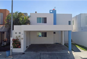 Casa en  Calle 18, Col. Altabrisa, Mérida, Yucatán, México