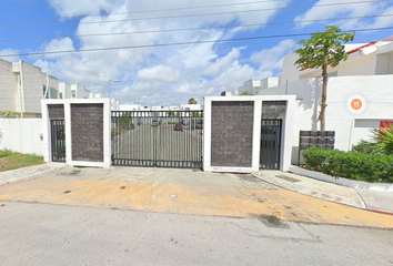 Casa en fraccionamiento en  Quintas Kavanayen, Avenida Caroni, Cancún, Quintana Roo, México