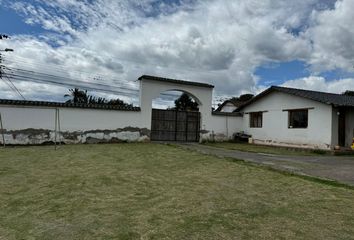 Terreno Comercial en  Yaruqui, Quito, Ecuador