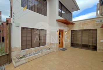 Casa en  Colegio Antonio Avila Maldonado, Galápagos, Cuenca, Ecuador