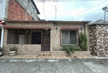 Casa en  Cnt, Avenida 5 Ne, Guayacanes, Guayaquil, Ecuador