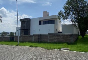 Casa en fraccionamiento en  Chipilo De Francisco Javier Mina, Primera Sección San Bernabé Temoxtitla, San Gregorio Atzompa, Puebla, Mex